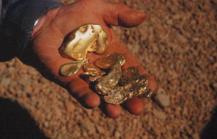 برداشت غیرقانونی طلا از روستای «اندریان»/ هر کیلو 400 هزارتومان