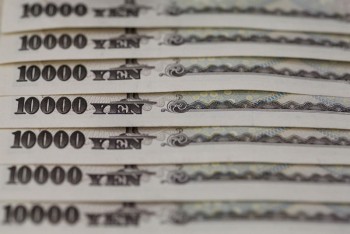 کاهش ارزش ین ژاپن و فرانک سوئیس