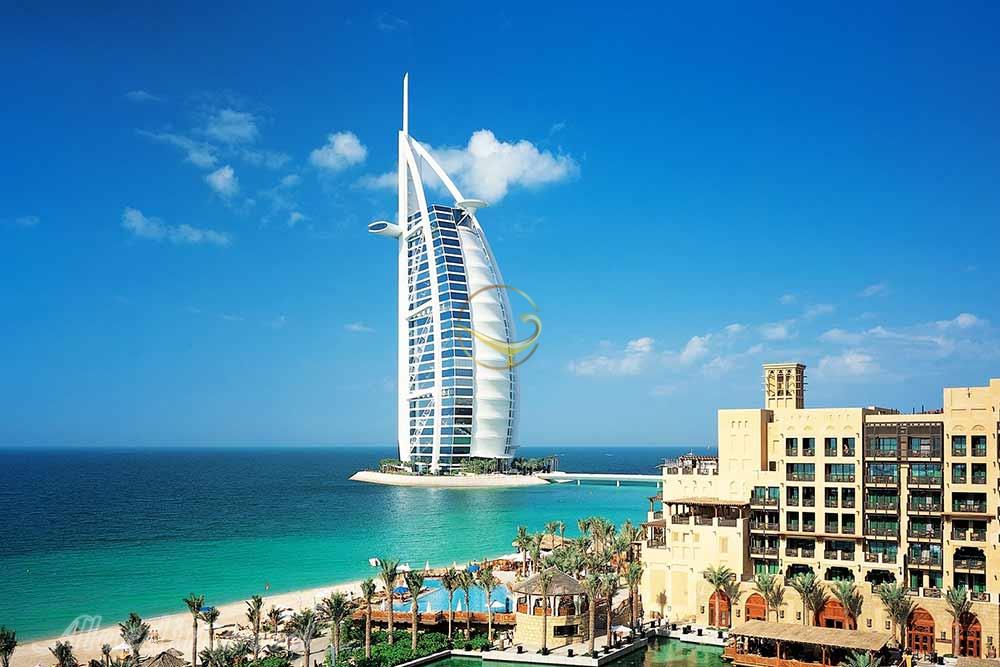 امارات به سرمایه‌گذاران اقامت دائم می‌دهد