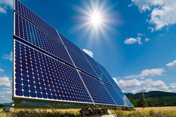 احداث پنج پروژه نیروگاه خورشیدی با ۳۶ مگاوات ظرفیت در غرب کشور
