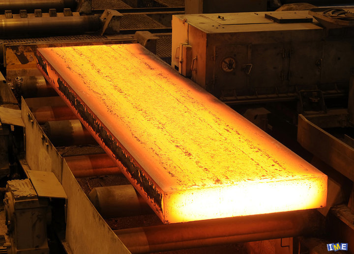 بهبود کیفیت و کاهش عیوب تختال‌های تولیدی در فولاد هرمزگان
