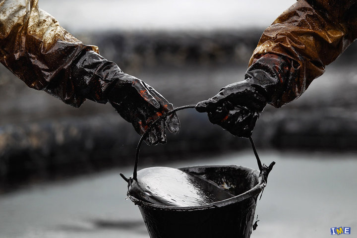 نفت ۱.۱ درصد ارزان شد