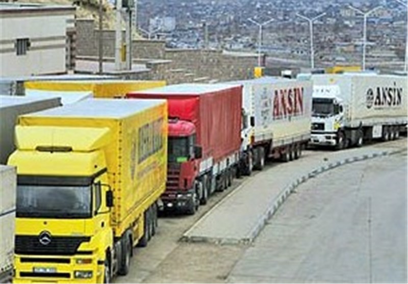 ظرفیت مرز پرویزخان تکمیل است/ صادرکنندگان از ارسال کالا تا اطلاع ثانوی خودداری کنند