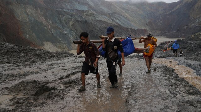 ریزش وحشتناک معدن در میانمار