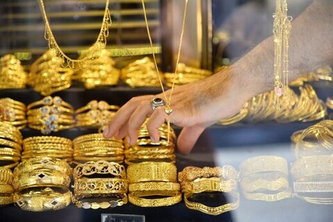 با کنترل نرخ ارز، بازار طلا آرام می‌گیرد/ سیاست‌گذاری‌های اشتباه در جهان عامل افزایش قیمت طلا