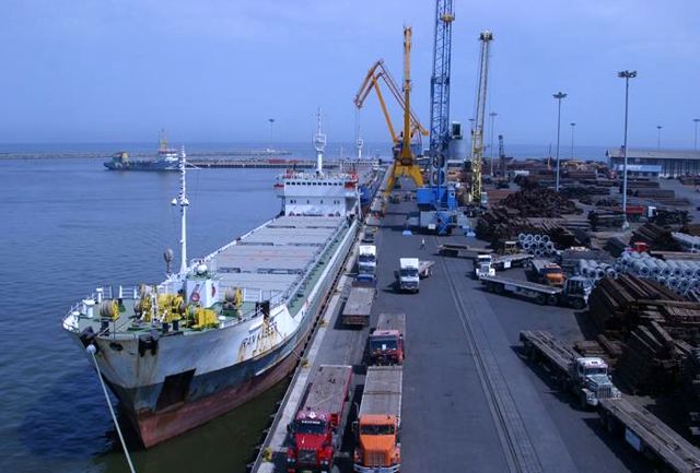 شرایط تردد و پهلوگیری کشتی‌های ۳۰ هزار تنی در بندر بوشهر فراهم شد