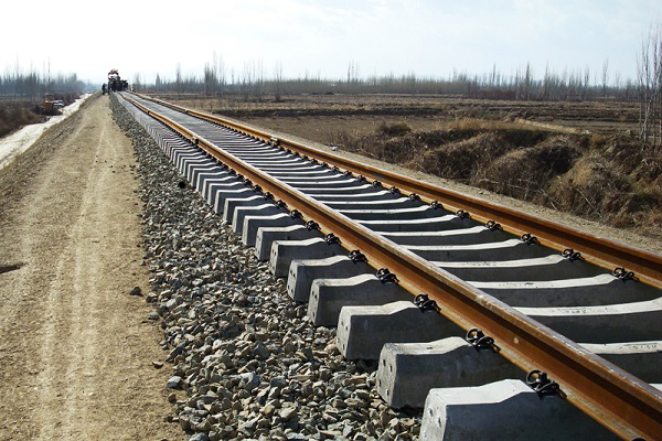 تغییر ایستگاه پروژه راه‌آهن مبارکه - سفیددشت به شهرکرد در مرکز استان