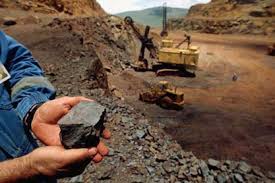 عدم حمایت از شیوه نامه و تصویب قانون در مجلس کار را برای کل زنجیره فولاد سخت تر خواهد کرد/ لغو محدودیت صادرات سنگ آهن صحت ندارد