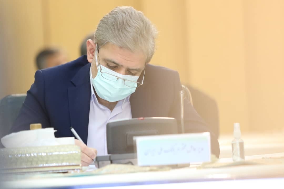 قدردانی از مدیرعامل بانک ملی ایران در حضور معاون اول رئیس جمهور